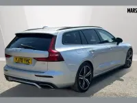 Usado Volvo V60 R-Design 250 HP (183 kW) 2020 Prateado Carrinha