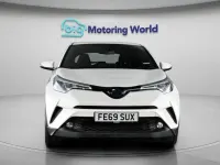 Second-hand Toyota C-HR 122 CP (89 kW) 2019 Alb SUV