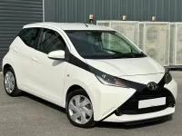 Used Toyota Aygo X-play 2014 White Hatchback