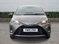 Second-hand Toyota Yaris Hybrid 101 CP (74 kW) 2019 Auriu Hatchback