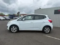 Used Kia Venga 125 HP (91 kW) 2014 White Hatchback