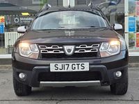 Begagnad Dacia Duster Lauréate 2017 Svart SUV