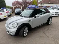 Usado Mini Cooper Cabriolet 122 HP (89 kW) 2014 Prateado Cabrios