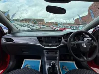 Used Vauxhall Astra Design Edition 105 HP (77 kW) 2018 Red Hatchback