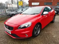 Usado Volvo V40 R-Design 122 HP (89 kW) 2015 Vermelho Citadino