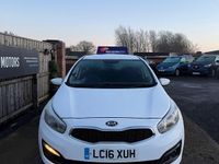 Used Kia Ceed 2016 White Hatchback