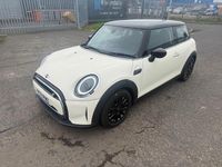 Używany Mini Cooper Classic 2021 Biały Hatchback