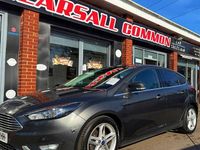 Usado Ford Focus Titanium 125 HP (91 kW) 2017 Cinzento Citadino