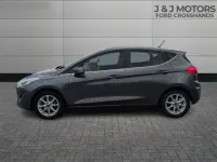 Usado Ford Fiesta Zetec 100 HP (73 kW) 2017 Cinzento Citadino