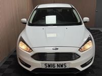 Usado Ford Focus Zetec 125 HP (91 kW) 2016 Branco Citadino