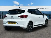 Używany Renault Clio V Iconic 2021 Biały Hatchback