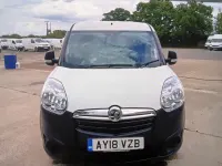 Used Vauxhall Combo 95 HP (69 kW) 2018 White MPV