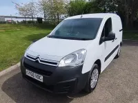 Used Citroën Berlingo 75 HP (55 kW) 2018 White MPV