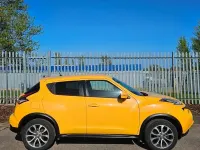 Usado Nissan Juke Tekna 117 HP (86 kW) 2017 Amarelo SUV