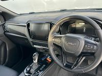 New Isuzu D-Max 164 HP (120 kW) 2025 Silver Pickup