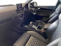 Used Audi Q5 Comfort 265 HP (194 kW) 2022 Glacier white SUV