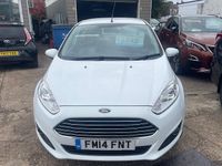 Used Ford Fiesta Zetec 105 HP (77 kW) 2014 White Hatchback
