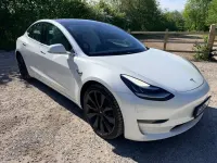Używany Tesla Model 3 Performance 82 kW (112 KM) 2020 Biały Sedan/Limuzyna