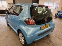 Used Toyota Aygo 68 HP (50 kW) 2013 Blue Hatchback