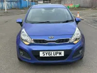 Używany Kia Rio 85 KM (62 kW) 2011 Niebieski Hatchback