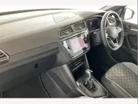 Usado VW Tiguan R-line 150 HP (110 kW) 2023 Cinzento SUV
