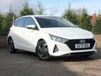 Używany Hyundai i20 SE 100 KM (73 kW) 2021 Biały Hatchback