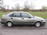 Begagnad Saab 9-3 1998 Grön Halvkombi