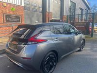 Usado Nissan Leaf N-Connecta 110 kW (150 HP) 2022 Cinzento Citadino