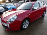 Begagnad Alfa Romeo Giulietta 120 HK (88 kW) 2016 Röd Halvkombi