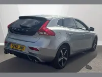 Begagnad Volvo V40 R-Design 121 HK (88 kW) 2018 Silver Halvkombi