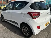 Używany Hyundai i10 Premium 87 KM (63 kW) 2015 Biały Hatchback