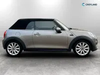 Usado Mini Cooper Cabriolet 136 HP (100 kW) 2016 Prateado Cabrios