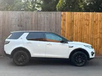 Used Land Rover Discovery 5 SE 2017 White SUV