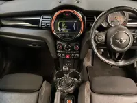Używany Mini Cooper 134 KM (98 kW) 2017 Biały Hatchback