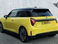 Used Mini Cooper SE Hatch 158 kW (215 HP) 2024 Yellow Hatchback