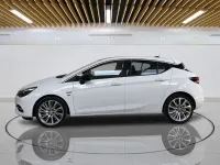 Used Vauxhall Astra Edition 145 HP (106 kW) 2021 White Hatchback