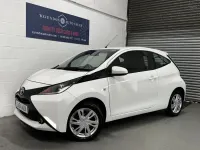 Used Toyota Aygo x-press 68 HP (50 kW) 2014 White Hatchback