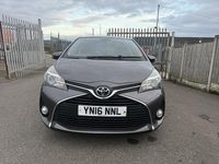 Begagnad Toyota Yaris 98 HK (72 kW) 2016 Grå Halvkombi