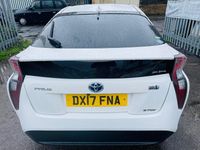 Used Toyota Prius 2017 White Hatchback