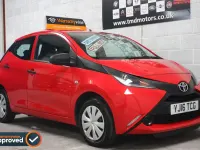 Usado Toyota Aygo 69 HP (50 kW) 2016 Vermelho Citadino