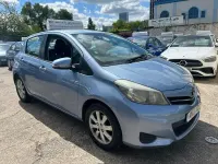 Used Toyota Yaris 99 HP (72 kW) 2012 Blue Hatchback
