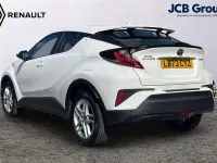 Used Toyota C-HR 120 HP (88 kW) 2023 White SUV