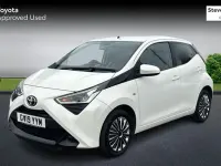 Used Toyota Aygo X-play 72 HP (52 kW) 2019 White Hatchback