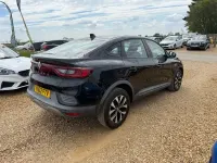 Begagnad Renault Arkana Iconic 140 HK (102 kW) 2022 Svart SUV