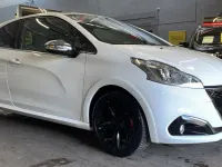 Used Peugeot 208 Prestige 2016 White Hatchback
