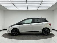 Used Toyota Yaris Hybrid 100 HP (73 kW) 2017 White/black Hatchback