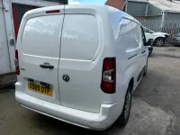 Begagnad Vauxhall Combo Sportive 75 HK (55 kW) 2019 Vit Minibuss
