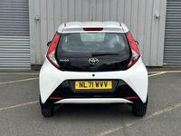 Used Toyota Aygo X-play 72 HP (52 kW) 2021 White Hatchback