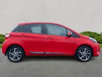 Używany Toyota Yaris 111 KM (81 kW) 2020 Czerwony Hatchback