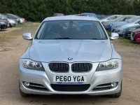 Begagnad BMW 318 Exclusive 2010 Silver Sedan